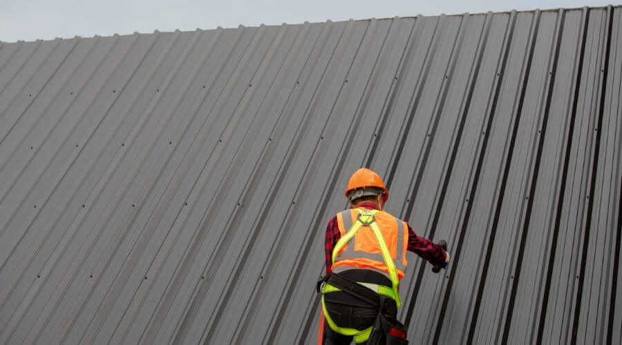 Professional gutter cleaning in Salem, FL
